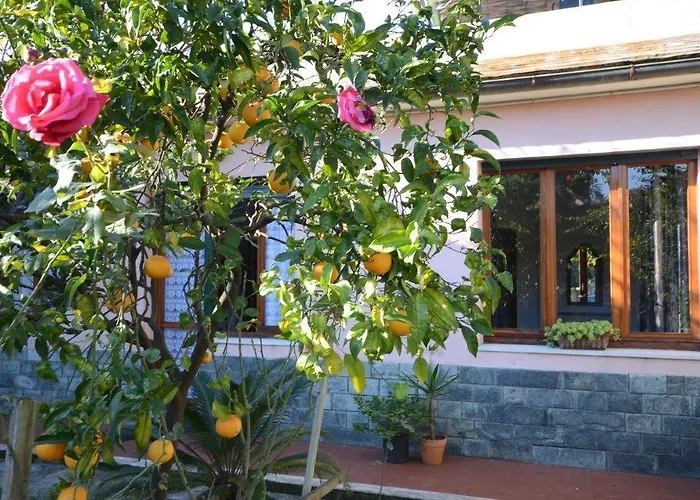 Casa Tra Il E Il Blu جنوة